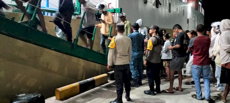 KP3 Laut Pelabuhan Reo Laksanakan Pengamanan Kapal Penumpang Perintis, Antisipasi Aksi Premanisme