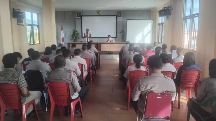 POLRES MANGGARAI GELAR KEGIATAN BINROHTAL UNTUK TINGKATKAN KEIMANAN PERSONEL