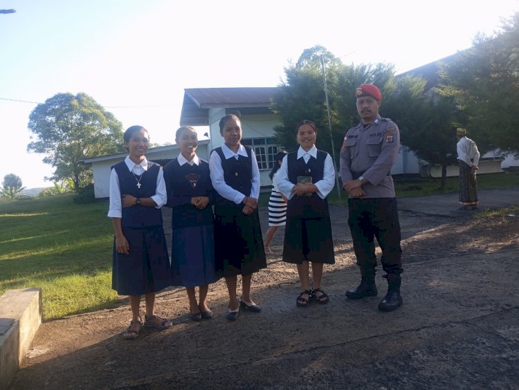 Personel Polres Manggarai laksanakan Pengamanan Ibadah Minggu di Sejumlah Gereja di Ruteng
