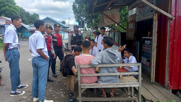 Patroli Dialogis Samapta: Melibatkan Dialog Dengan Masyarakat Untuk Menjalin Hubungan Baik Dan Mendapatkan Informasi Terkait Potensi Gangguan Keamanan