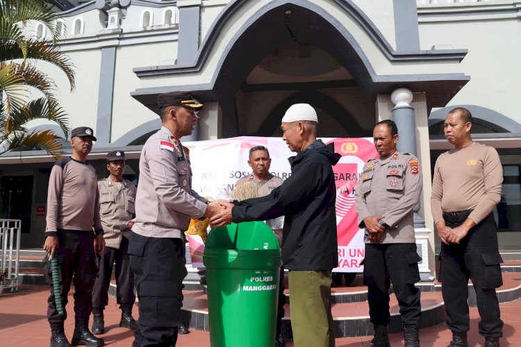 Sambut Hari Bhayangkara ke-79, Polres Manggarai Gelar Bakti Sosial Religi di Tempat Ibadah