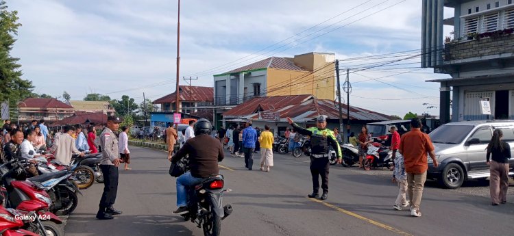 Pastikan Ibadah Minggu Berlangsung Aman, Polres Manggarai Terjunkan Personel Pengamanan di Sejumlah Gereja di Ruteng