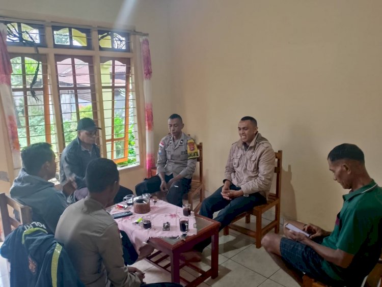Bhabinkamtibmas Kelurahan Mbaumuku Sambang Dan Cek Situasi Kamtibmas Di Rt 09