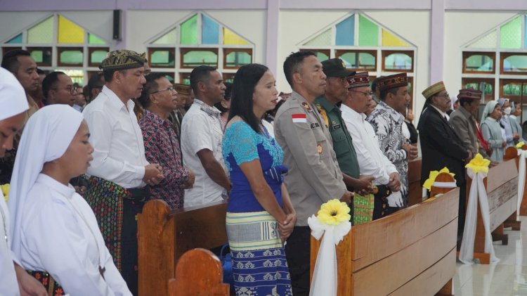 Wakapolres Manggarai Hadiri Misa Syukuran Yubileum 75 Tahun Paroki Ekaristi Kudus Ka Redong