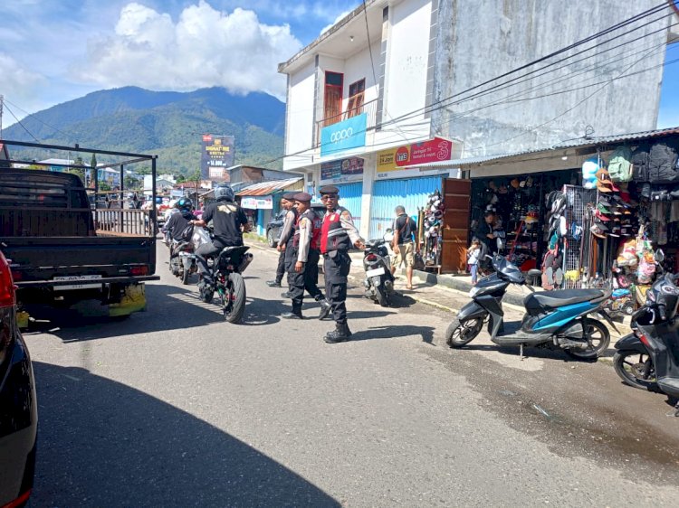 Satuan Samapta Polres Manggarai Patroli Dan Pengaturan Arus Lalin Di Kota Ruteng
