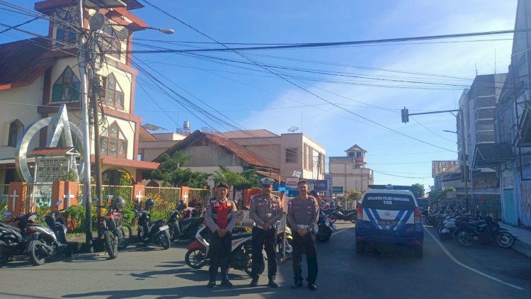 Polres Manggarai Pengamanan Misa Minggu di Sejumlah Gereja