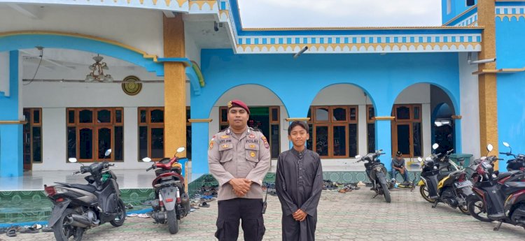 Polsek Reo Laksanakan Pengamanan Shalat Jumat Di Masjid Nurul Huda Reo