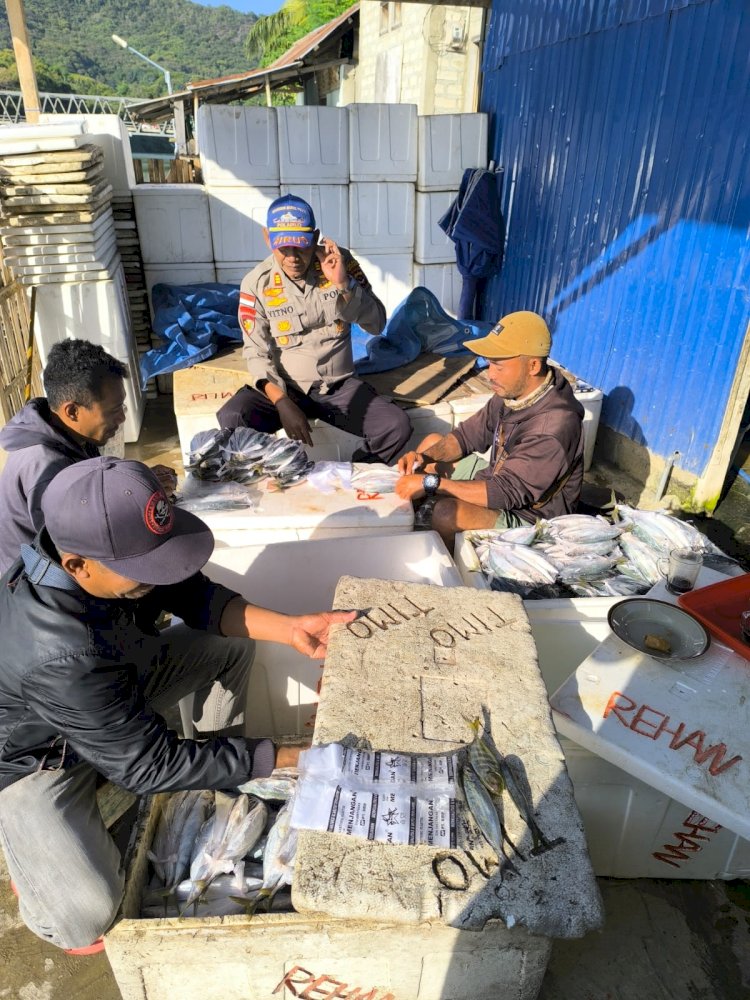 Sat Polairud Polres Manggarai Laksanakan Sambang Dan Pembinaan Di Pesisir Sungai Wae Pesi