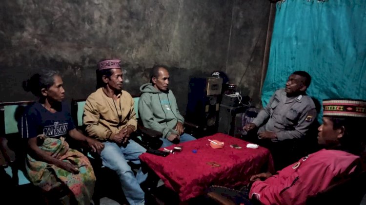 Patroli Malam Dan Penggalangan Oleh Anggota Piket Spkt Polsek Cibal Di Kampung Watu Gak