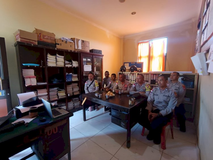 Bhabinkamtibmas Polres Manggarai Ikuti Zoom Rakernis dan Terima Penghargaan dari Kapolda NTT