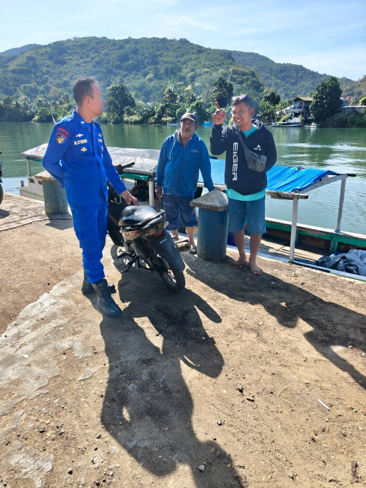 Satpolairud Sambangi Warga Pesisir Sungai Wae Pesi, Himbau Waspadai Tppo Dan Jaga Keselamatan Melaut