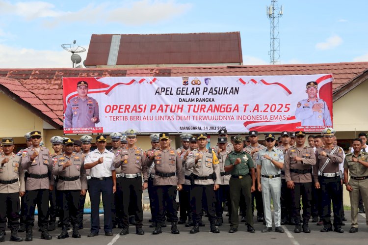 Kapolres Manggarai pimpin Apel Gelar Pasukan Operasi Patuh Turangga 2025 di Polres Manggarai