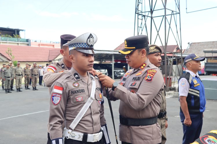 Kapolres Manggarai pimpin Apel Gelar Pasukan Operasi Patuh Turangga 2025 di Polres Manggarai