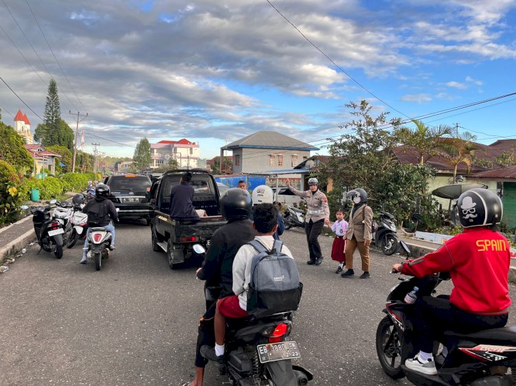 Satlantas Polres Manggarai: Pengaturan Arus Lalu Lintas Guna Menciptakan Situasi Tertib Dalam Berkendara