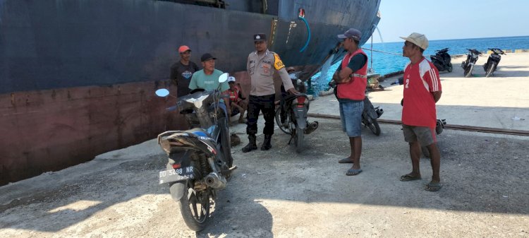 Pengamanan Aktivitas Bongkar Muat Di Pelabuhan Laut Kelas II Reo Berjalan Lancar Dan Kondusif