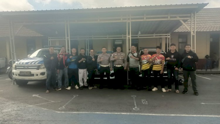 Satlantas Polres Manggarai Gelar Giat Masyarakat Terorganisir Bersama Komunitas Manggarai Motor Classic Dalam Rangka Operasi Patuh Turangga 2025