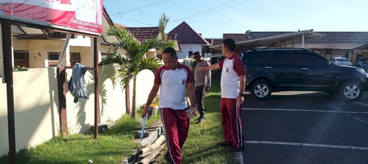 Polres Manggarai Gelar Jumat Bersih, Ciptakan Lingkungan Kerja yang Nyaman