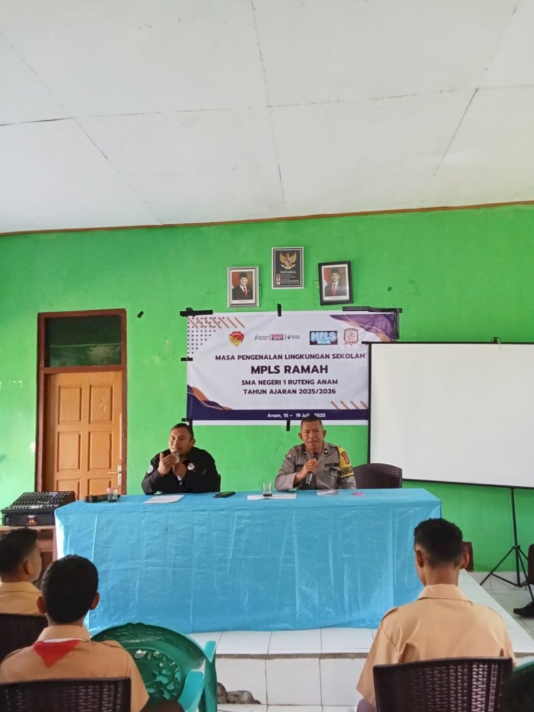 Bhabinkamtibmas Kecamatan Ruteng Berikan Penyuluhan Dalam Kegiatan MPLS di SLTA Negeri Anam