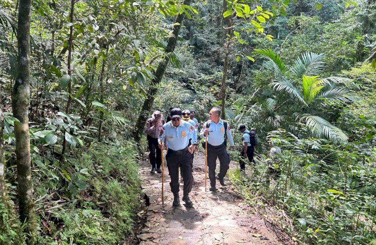 Ditpamobvit Polda Ntt Gelar Patroli Wisata Di Kampung Adat Wae Rebo