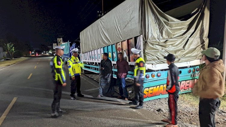 Satlantas Polres Manggarai Gelar Patroli Malam Antisipasi Balap Liar Dan Parkir Liar Di Sejumlah Titik Rawan