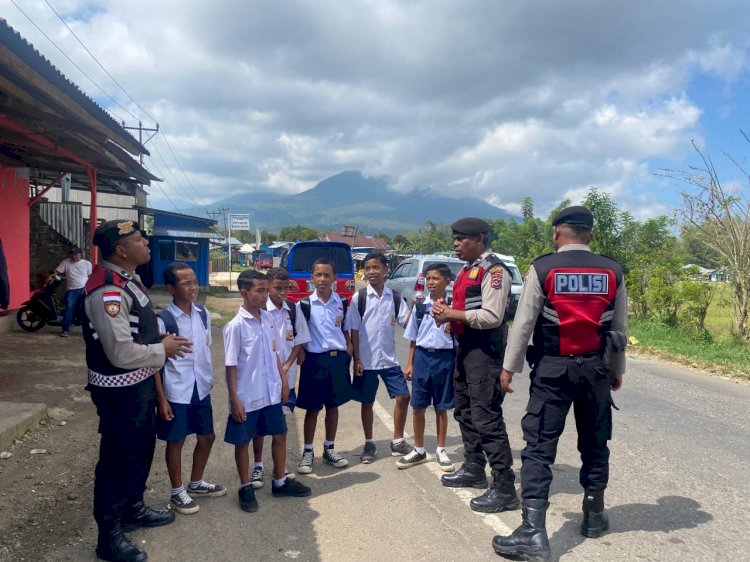 Samapta Polres Manggarai Laksanakan Patroli Humanis di Wilayah Hukum