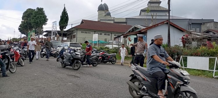 Ciptakan Kamseltibcar Lantas, Satlantas Amankan Ibadah Sholat Jumat