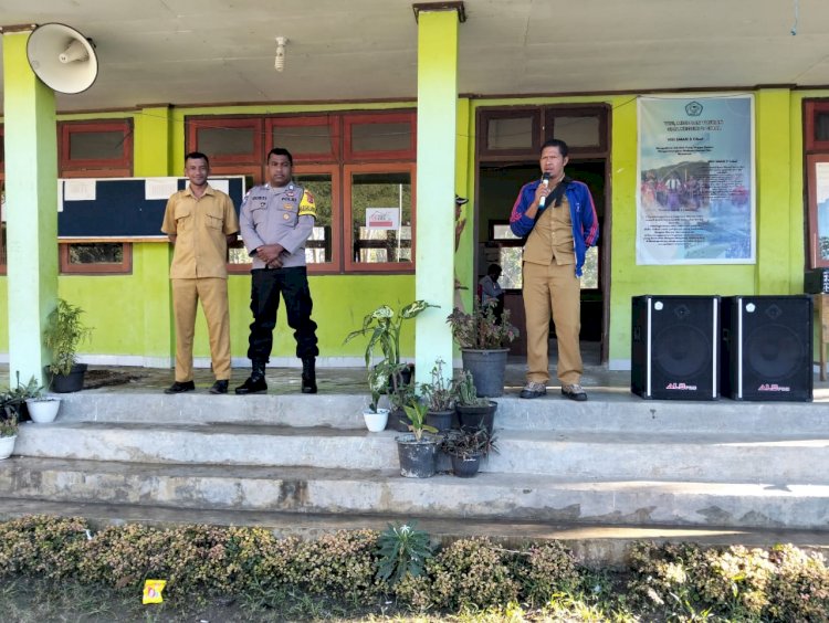 Bhabinkamtibmas Cibal Barat Sosialisasikan Penerimaan Calon Anggota Polri Di Sman 2 Cibal