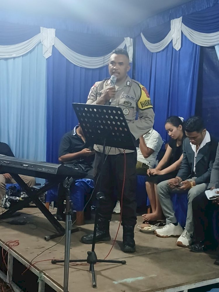 Wujud Kehadiran Polri, Bhabinkamtibmas Amankan Resepsi Pernikahan