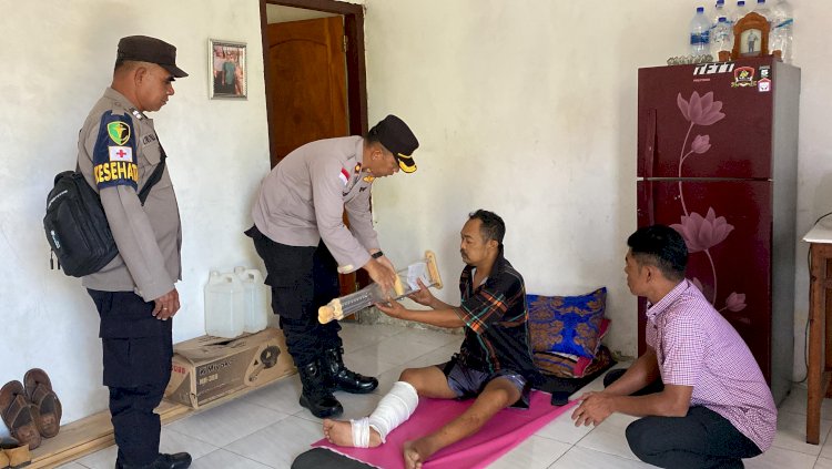 Wakapolres Manggarai Kunjungi Anggota yang Sakit, Wujud Kepedulian Pimpinan kepada Personel