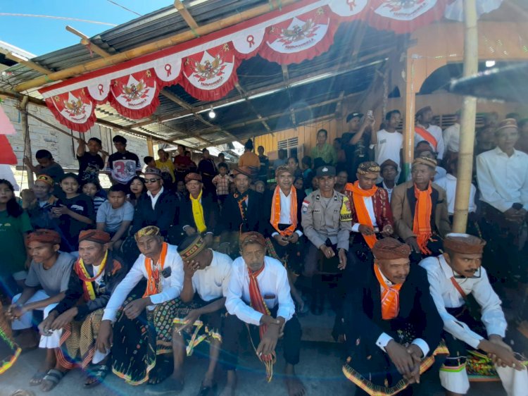 Bhabinkamtibmas Monitor Acara Adat, Pastikan Keamanan Dan Kelancaran