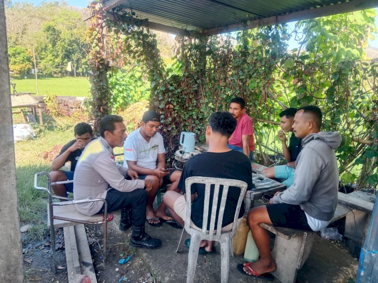 Dekatkan Diri dengan Warga, Bhabinkamtibmas Lakukan Sambang dan Himbauan Kamtibmas