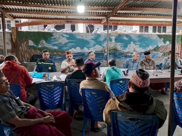 Wujud Kepedulian, Bhabinkamtibmas Hadiri Rapat Syukuran Pentahbisan Imam