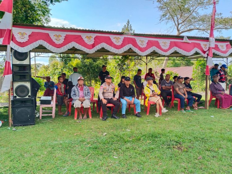Bhabinkamtibmas Amankan Turnamen Sepak Bola Antar Dusun HUT RI Ke - 80 Dan HUT Desa Pong Murung Ke - 58