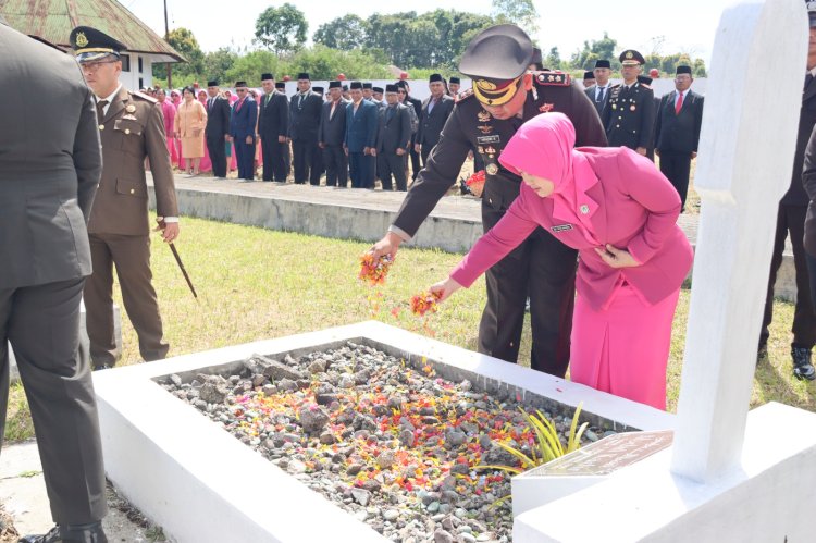 Ziarah Dan Tabur Bunga Peringatan HUT Ke-80 Kemerdekaan RI Tingkat Kabupaten Manggarai Tahun 2025
