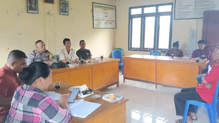 Bhabinkamtibmas Hadiri Rapat Penerimaan Mahasiswa KKN Unika St. Paulus Ruteng