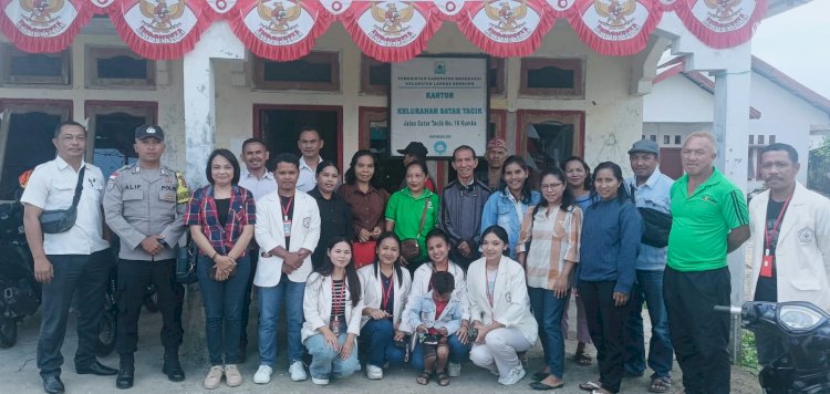 Bhabinkamtibmas Hadiri Penerimaan Mahasiswa KKN UNIKA Ruteng di Kelurahan Satar Tacik