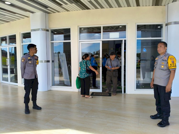 Pospol KP3 Udara Laksanakan Pengamanan Pesawat di Bandara Frans Sales Lega Ruteng