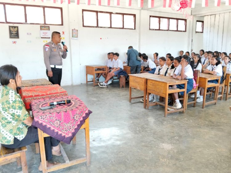 Sat Lantas Polres Manggarai Gelar Police Goes To School, Tanamkan Kesadaran Tertib Berlalu Lintas Sejak Dini