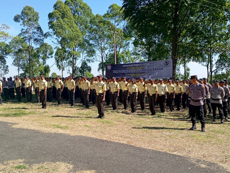 Kapolres Manggarai Pimpin Upacara Penutupan Pelatihan Satpam Gada Pratama Gelombang XII Tahun 2025
