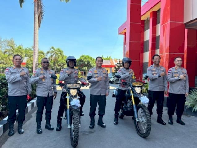 Terobosan Kapolda NTT: Hadiah Motor ‘Emas’ untuk Dua Bhabinkamtibmas, Penjaga Keamanan dan Hati Masyarakat