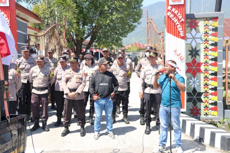 Kapolres Manggarai Pimpin Pengamanan Aksi Unjuk Rasa Damai LSM LPPDM di Kantor DPRD Kabupaten Manggarai