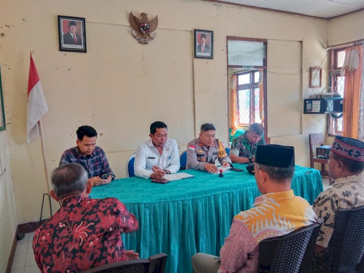 Kapolsek Reo Hadiri Rapat Koordinasi Kelangkaan BBM di Kecamatan Reok