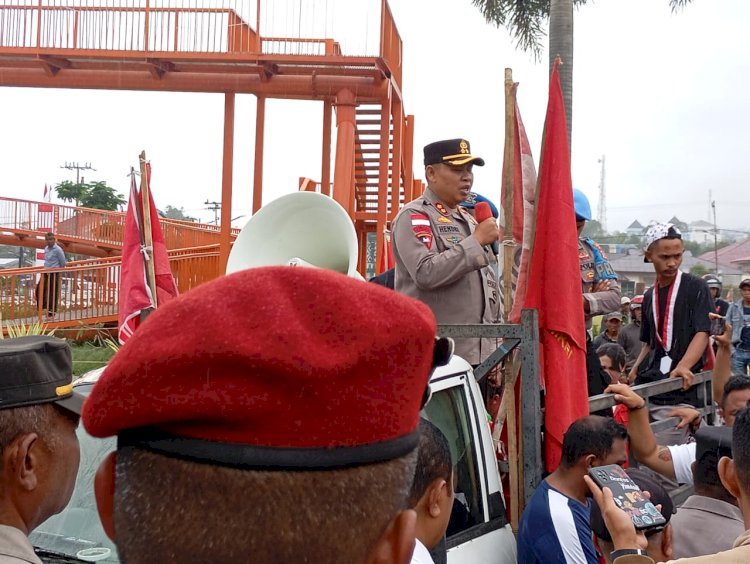 Kapolres Manggarai Temui Massa Aksi Unjuk Rasa Damai Aliansi Cipayung Manggarai.