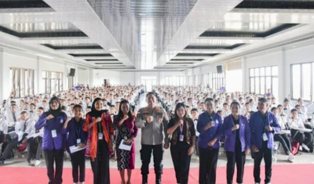 Kabidhumas Polda NTT Bangun Generasi Muda Pencinta NKRI: Bekali Mahasiswa STIKES Maranatha Kupang Etika Bermedia Sosial yang Menginspirasi dan Memperkuat Persatuan Bangsa!