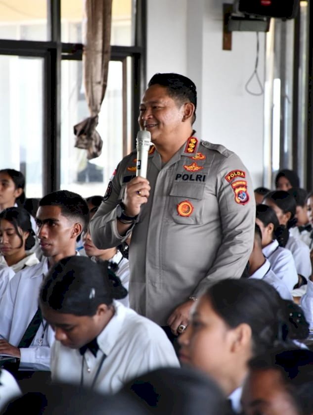 Kabidhumas Polda NTT Bangun Generasi Muda Pencinta NKRI: Bekali Mahasiswa STIKES Maranatha Kupang Etika Bermedia Sosial yang Menginspirasi dan Memperkuat Persatuan Bangsa!