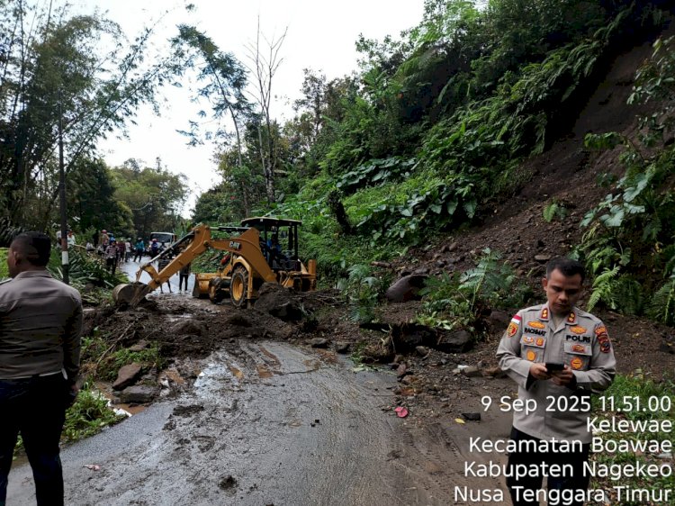 Kapolres Nagekeo-Polda NTT Terjun Langsung Tangani Longsor Boawae–Mauponggo, Akses Jalan Mulai Pulih Secara Bertahap