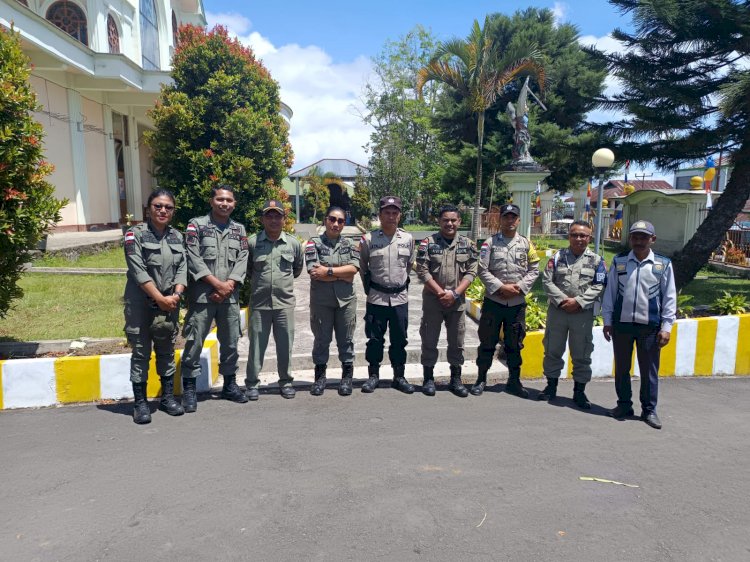 Bhabinkamtibmas Carep Laksanakan Pengamanan Misa Syukuran Thabisan Imam Baru di Gereja Santo Mikael Kumba