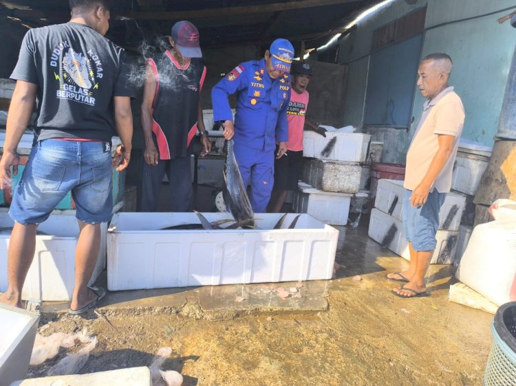 Satpolairud Polres Manggarai Laksanakan Patroli dan Sambang Kamtibmas di Pesisir Sungai Lawara