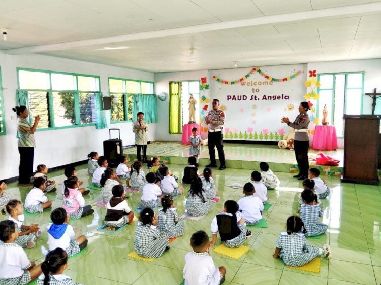 Satuan Lalu Lintas Polres Manggarai Gelar Program Polisi Sahabat Anak di TK/PAUD Sta. Angela