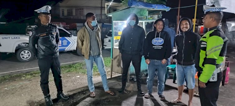 Antisipasi Balap Liar dan Parkir Liar, Sat Lantas Polres Manggarai Gelar Patroli Malam